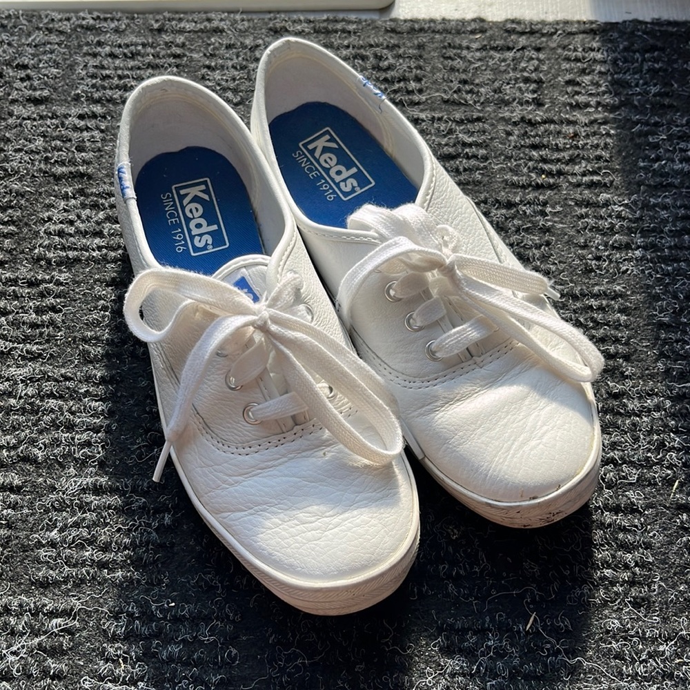 Like new keds sneakers